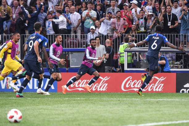 他将在中场 他将在中场